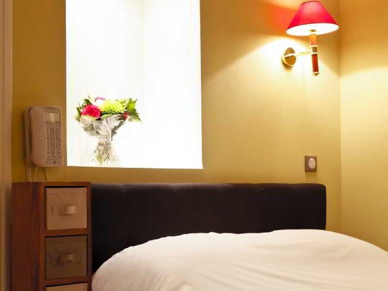โฮเต็ล ดู โดแฟง Hotel ลียง ภายนอก รูปภาพ